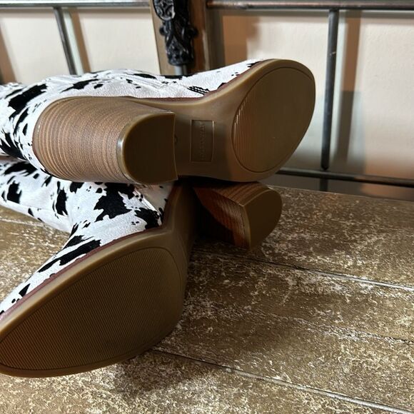 Cow print boots size 8 - Picture 4 of 5